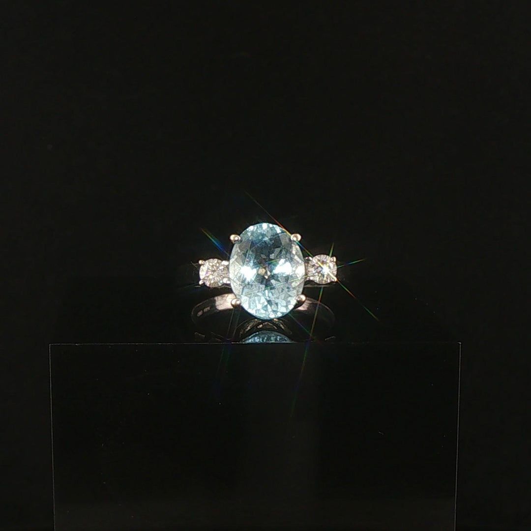 18k White Gold 1.82ct Aquamarine and 0.20cttw Diamond Ring Size 5.25