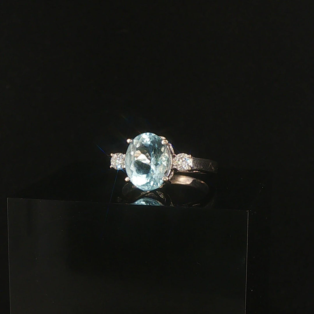 18k White Gold 1.82ct Aquamarine and 0.20cttw Diamond Ring Size 5.25