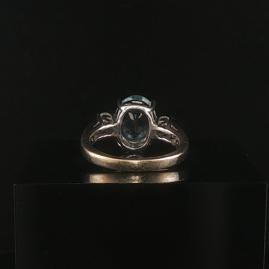 18k White Gold 1.82ct Aquamarine and 0.20cttw Diamond Ring Size 5.25