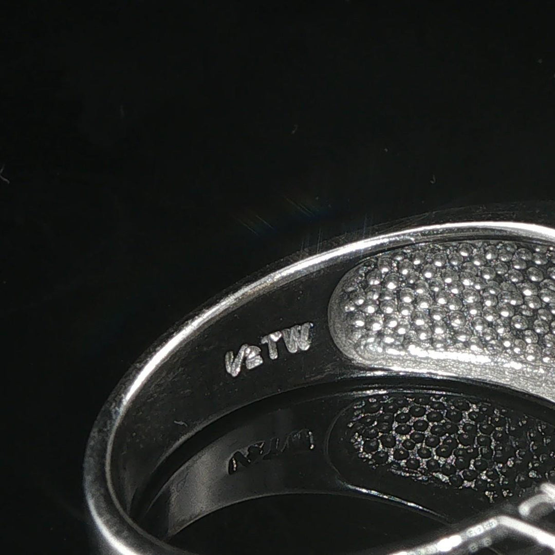 10k White Gold and 0.50cttw Diamond Crowned Band Ring Size 7