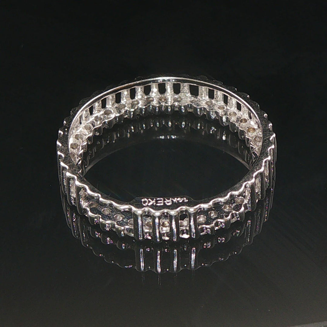 14k White Gold and 0.25cttw Diamond Circle Slide Pendant