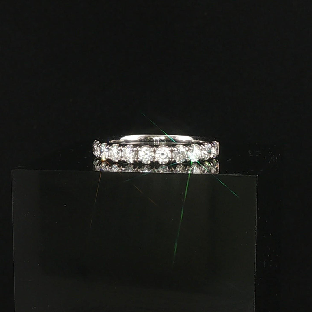 18k White Gold and 0.75cttw Diamond Half Eternity Band Ring Size 7.5