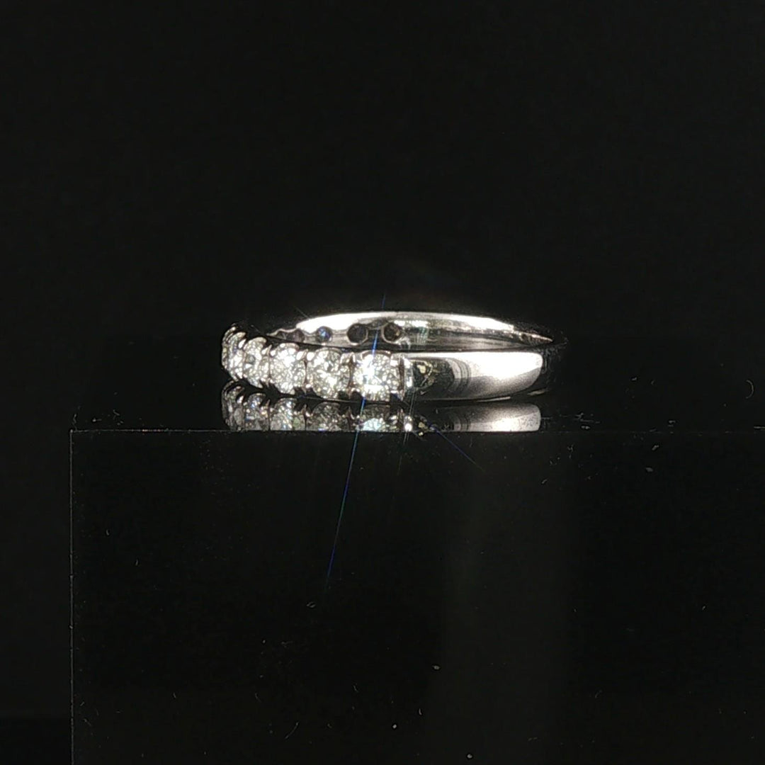18k White Gold and 0.75cttw Diamond Half Eternity Band Ring Size 7.5