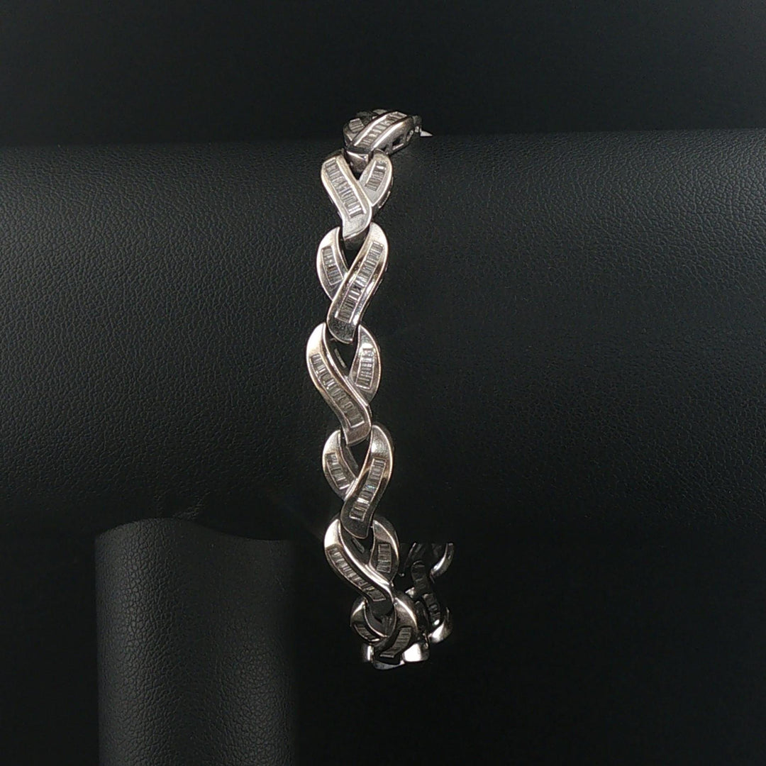 18k White Gold and 1.50cttw Baguette Diamond Heavy 27g Link Bracelet 7.25"