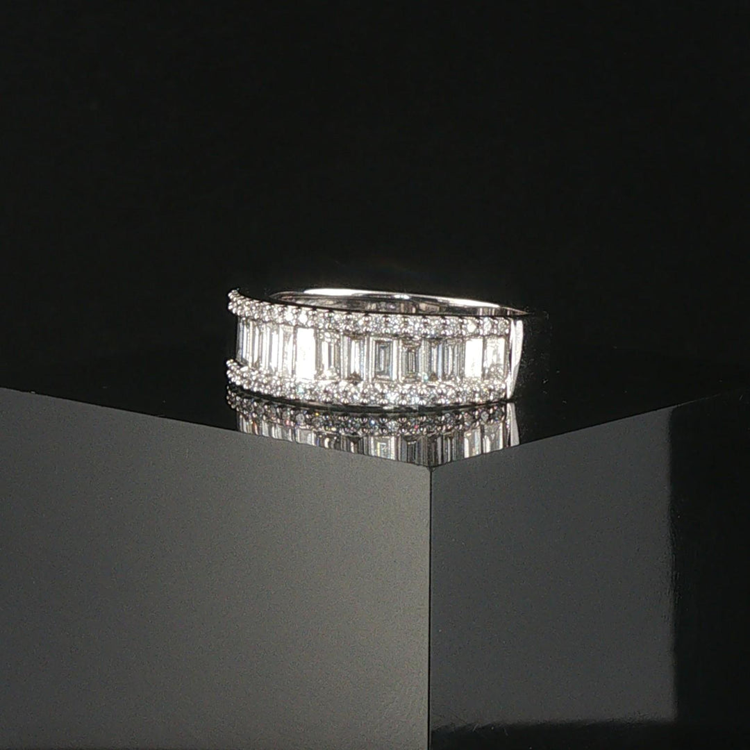 EFFY 14k White Gold 1.25cttw Baguette and Round Diamond Ladies Band Ring Size 7