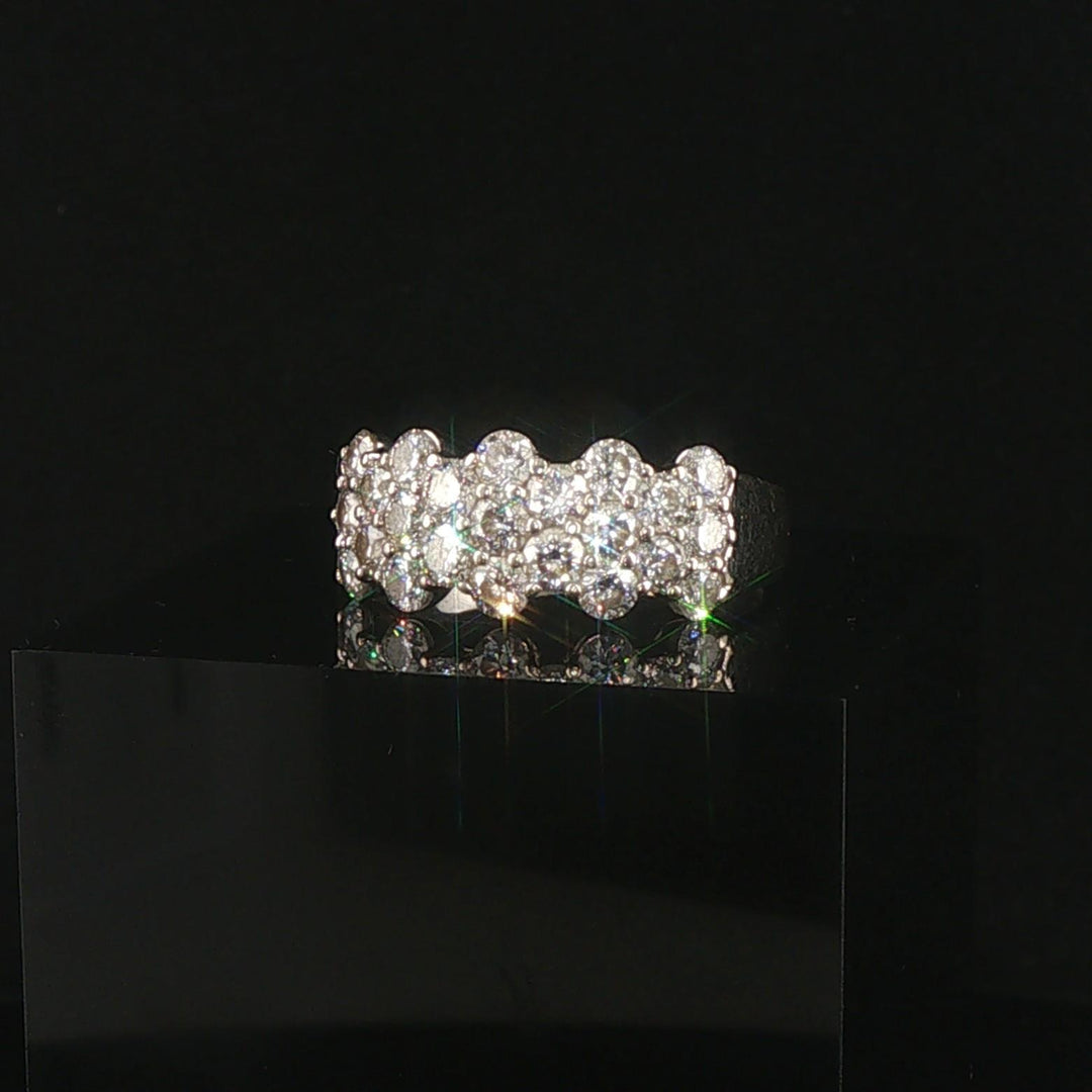 14k White Gold and 2cttw Diamond Cluster Band Ring Size 10