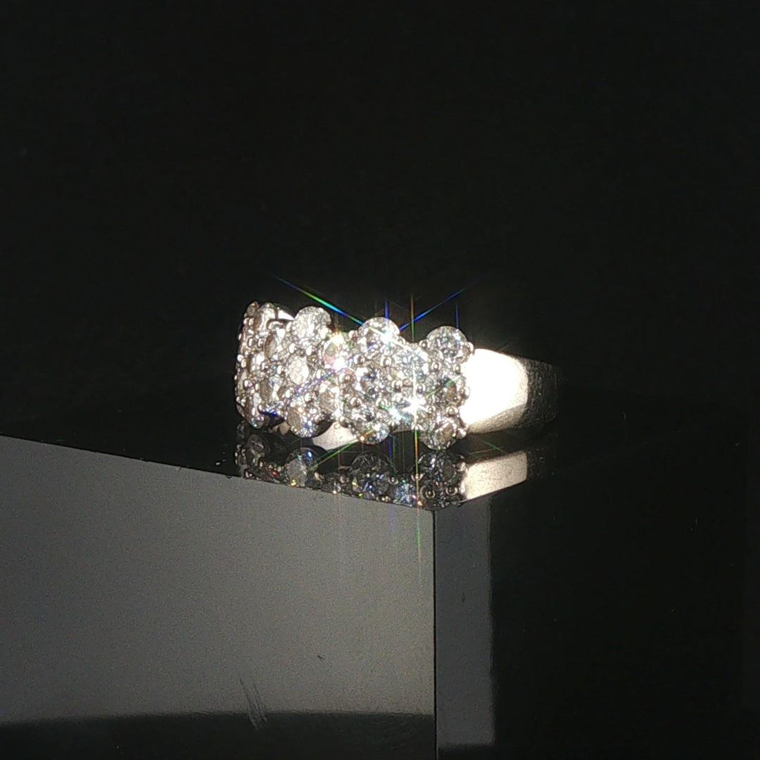 14k White Gold and 2cttw Diamond Cluster Band Ring Size 10