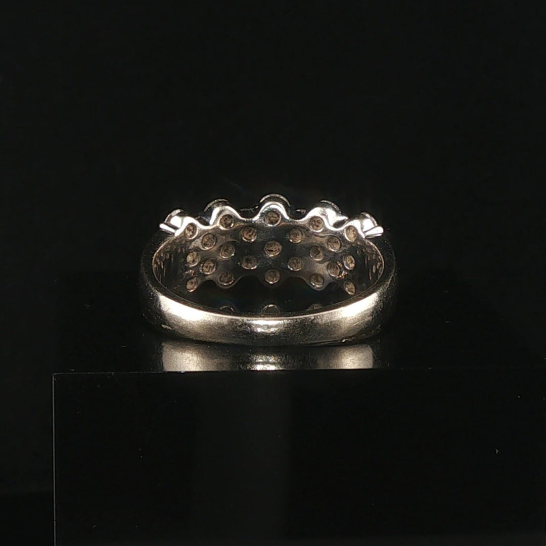 14k White Gold and 2cttw Diamond Cluster Band Ring Size 10