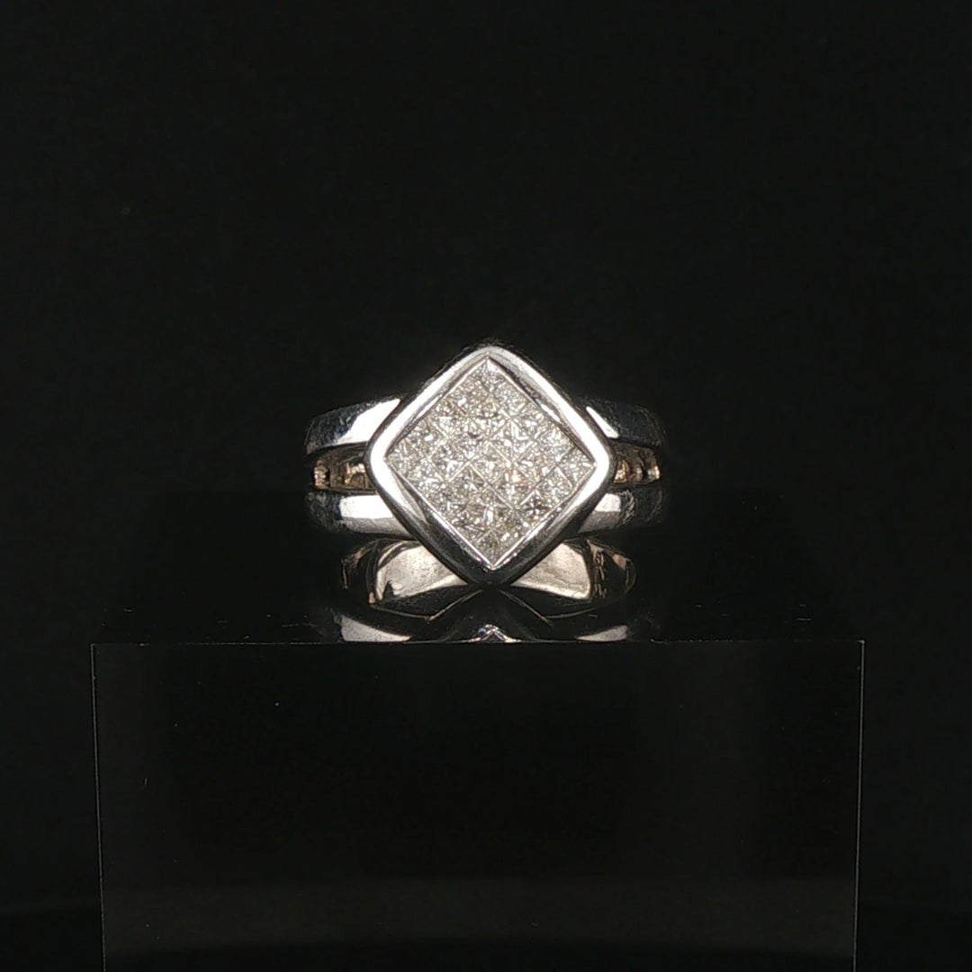 18k White Gold and 1.25cttw Princess Cut Diamond Heavy Ring Size 5