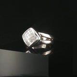 18k White Gold and 1.25cttw Princess Cut Diamond Heavy Ring Size 5