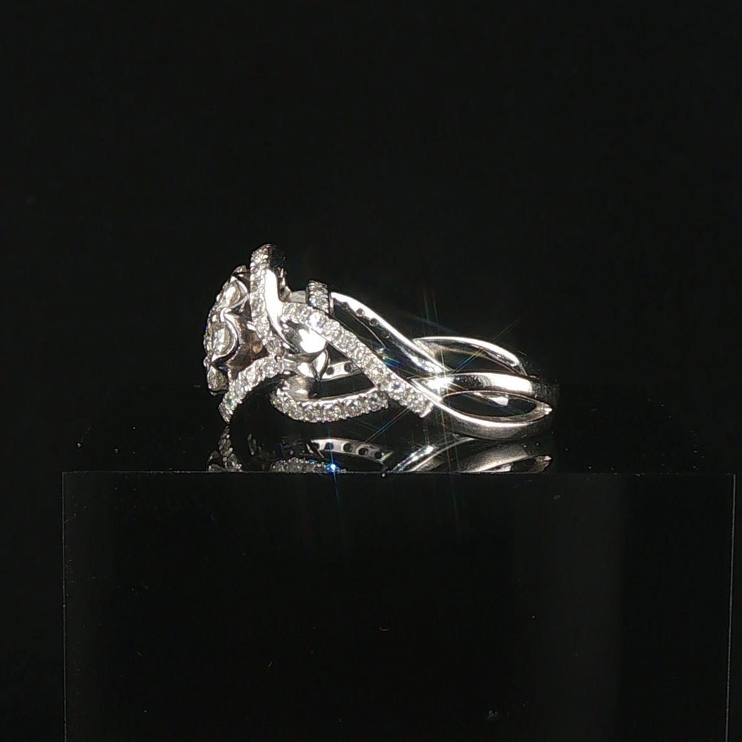 18k White Gold and 1cttw Diamond Halo Ladies Ring Size 4.75