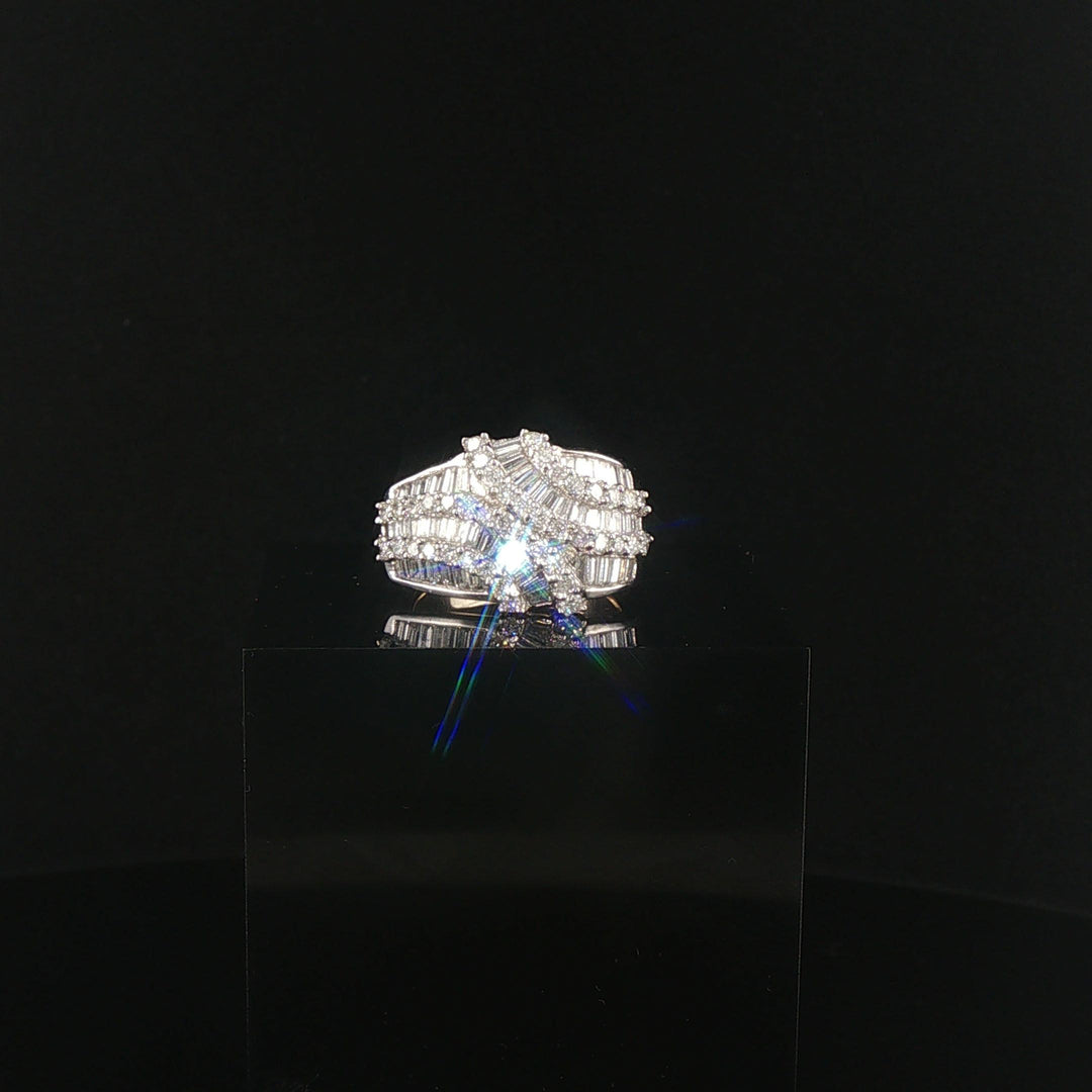18k White Gold and 14k Yellow Gold 1.25cttw Diamond Ring Size 5.5