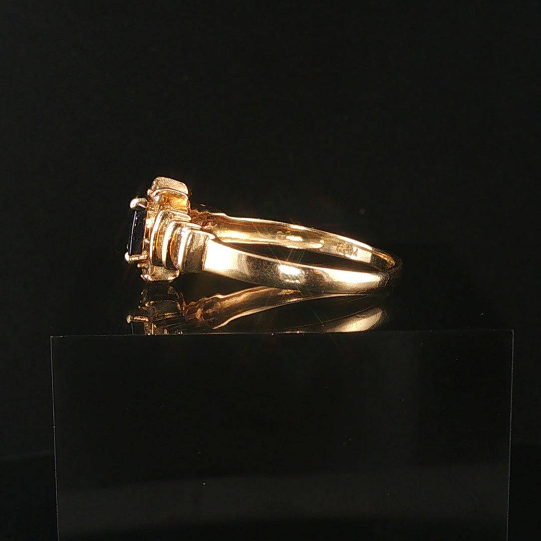 14k Yellow Gold Sapphire and 0.25cttw Diamond Vintage Ring Size 10.25