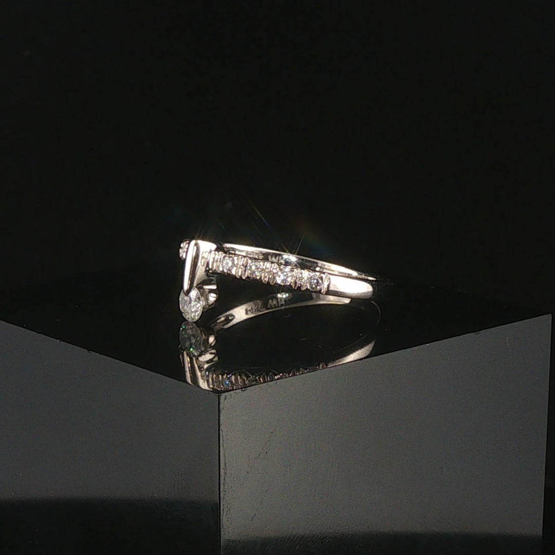 14k White Gold and Diamond Fancy Band Ring Size 7