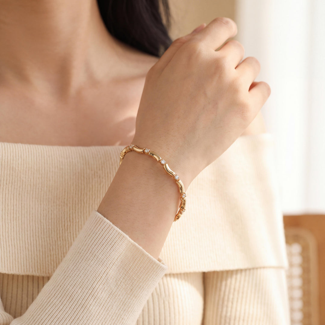 14k Yellow Gold and Diamond Ladies Curved Bar Link Bracelet 7.25"