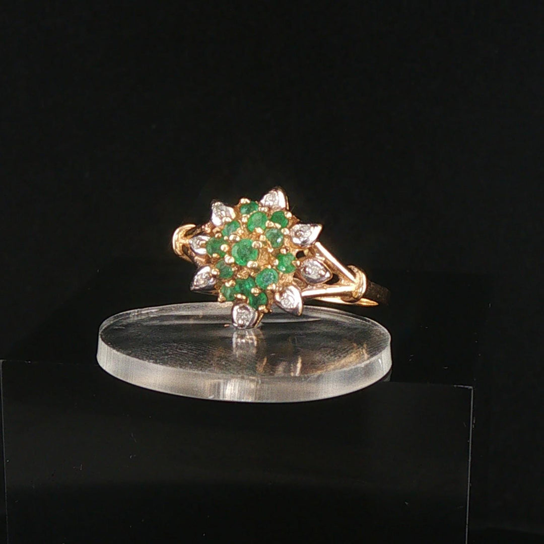 14k Yellow Gold Emerald and Diamond Floral Cluster Ring Size 6.25