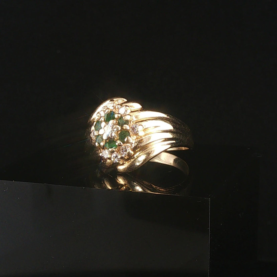 14k Yellow Gold Emerald and Diamond Vintage Cluster Ring Size 5.75