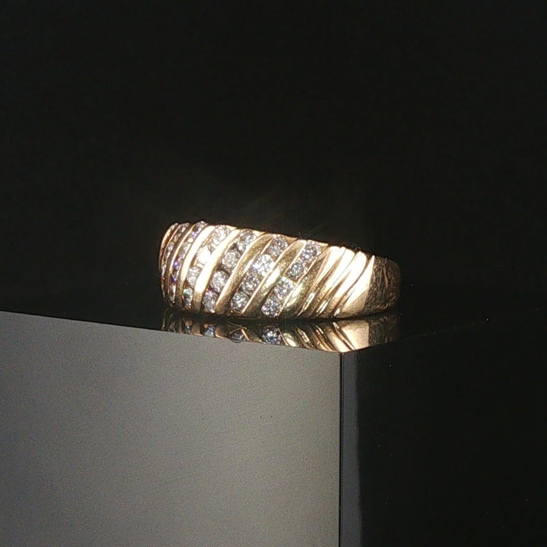 14k Yellow Gold and 0.50cttw Diamond Vintage Ladies Band Ring Size 7.25