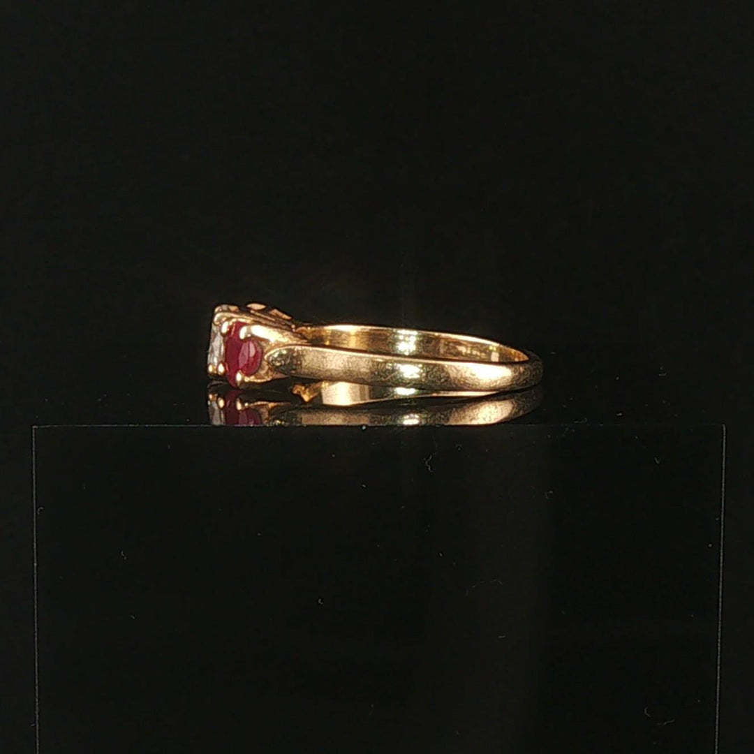 14k Yellow Gold Ruby Amethyst and Diamond Vintage Three Stone Ring Size 4.5