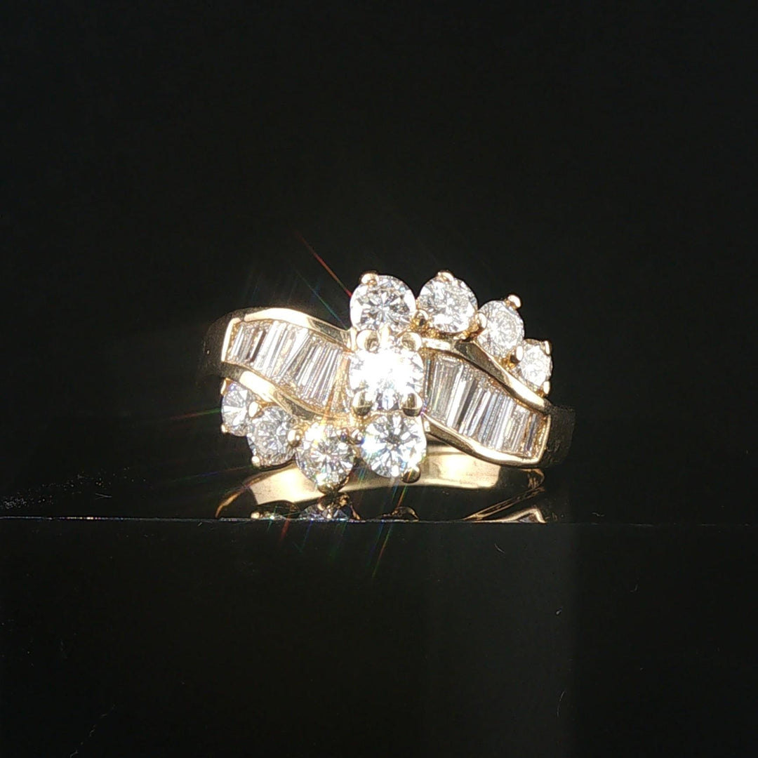 18k Yellow Gold and 1.25cttw Round and Baguette Diamond Ladies Ring Size 7.25