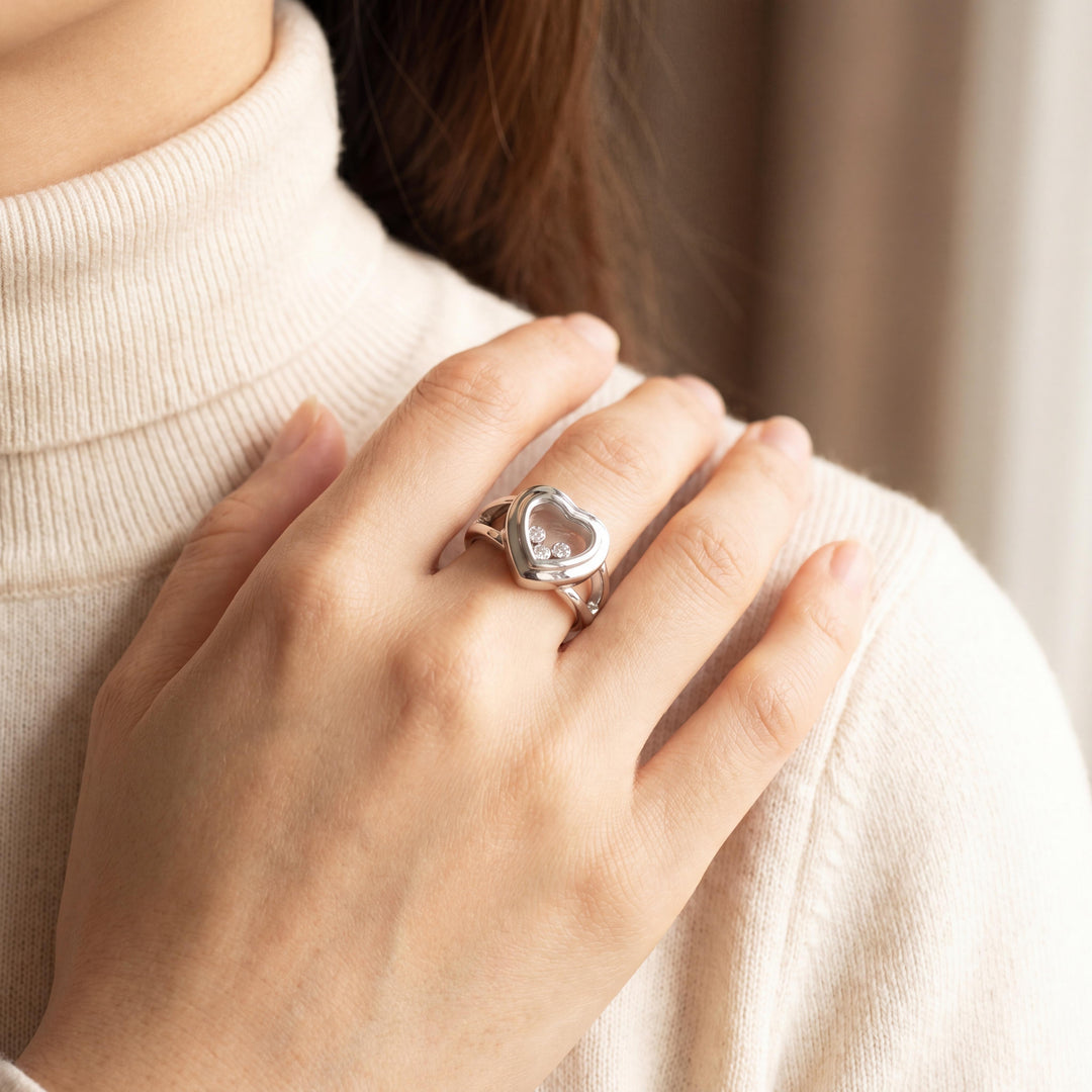 18k White Gold and Floating Diamonds 11.4g Heart Ring Size 6.5