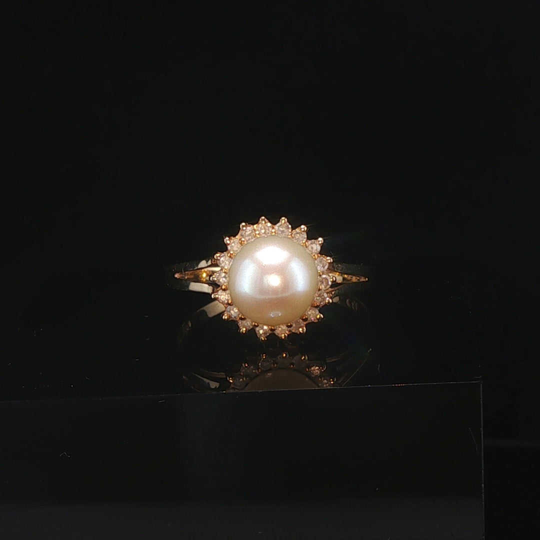14k Yellow Gold Pearl and Diamond Halo Ring Size 6.75
