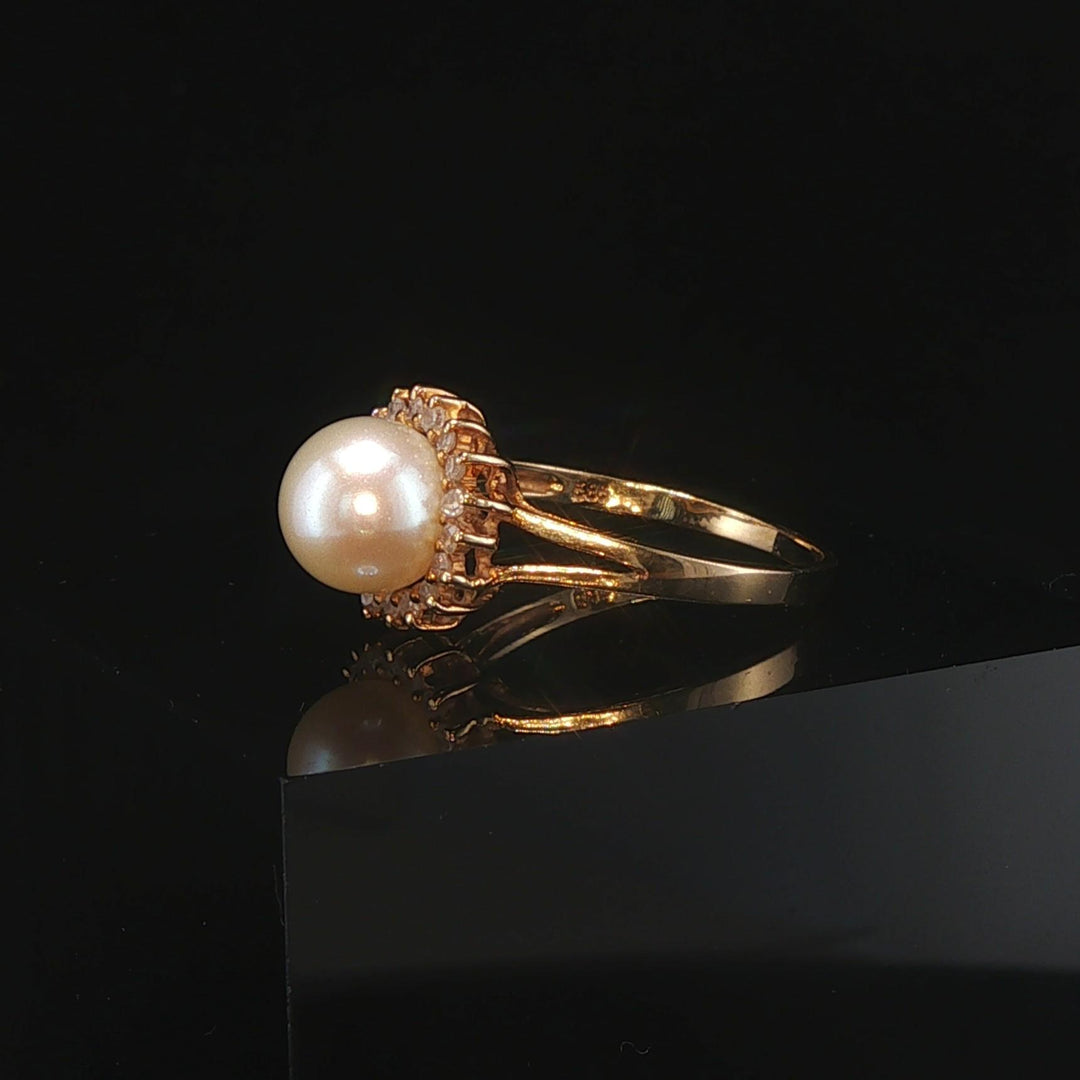 14k Yellow Gold Pearl and Diamond Halo Ring Size 6.75