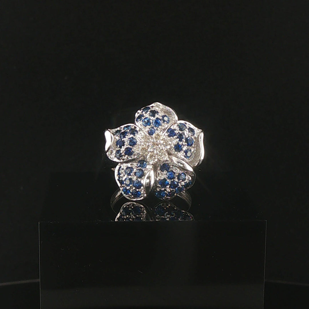 18k White Gold Blue Sapphire and Diamond Floral Ring Size 6