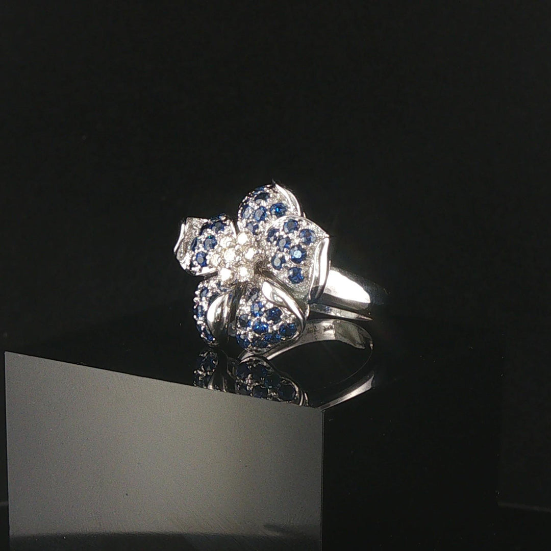 18k White Gold Blue Sapphire and Diamond Floral Ring Size 6