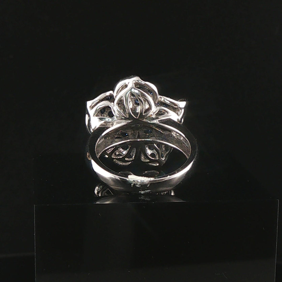 18k White Gold Blue Sapphire and Diamond Floral Ring Size 6