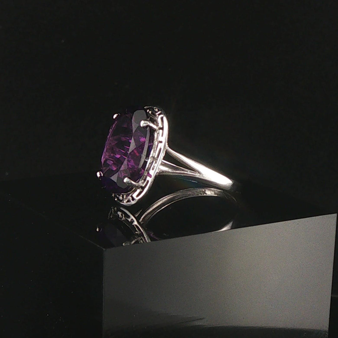 14k White Gold and Amethyst Greek Key Design Ring Size 55