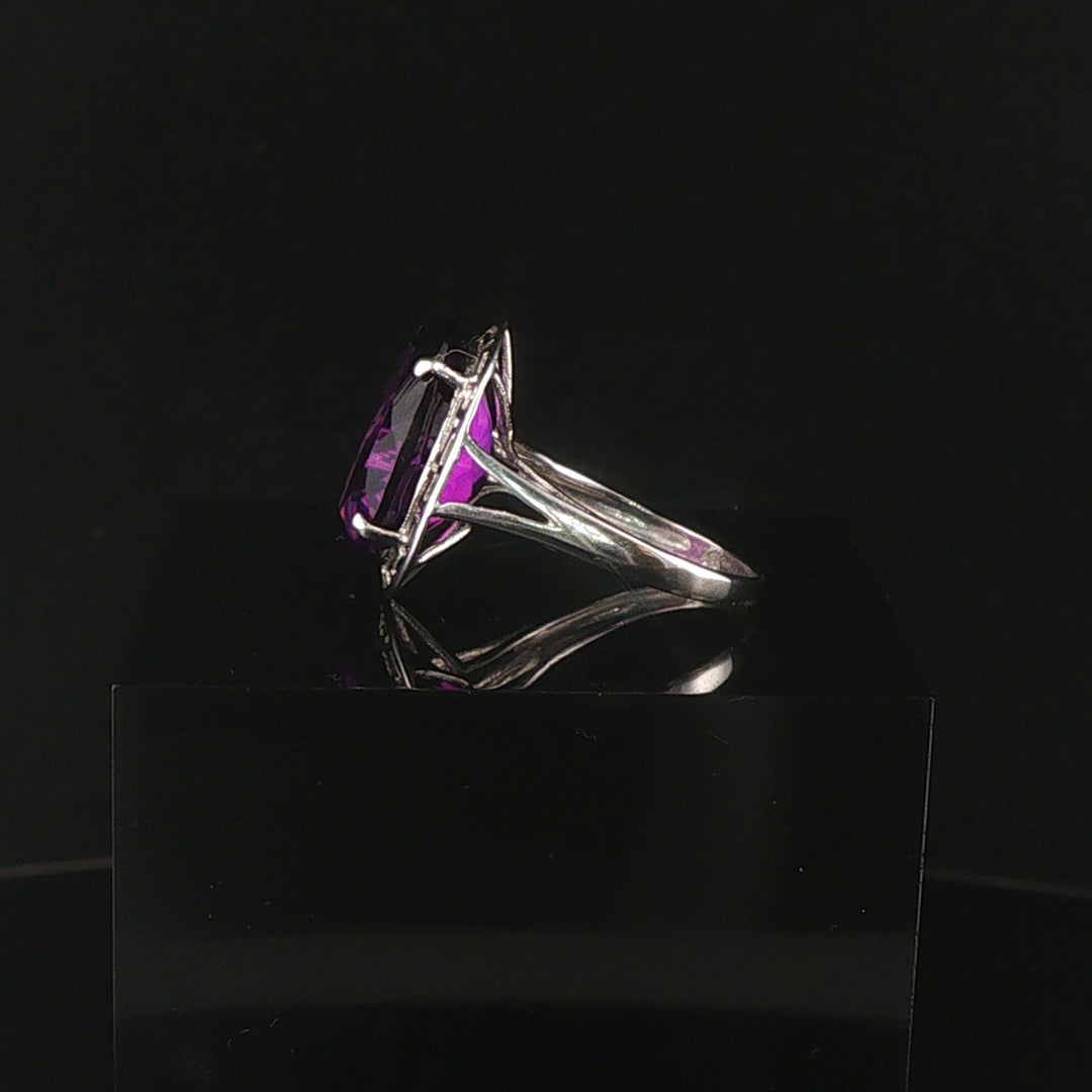 14k White Gold and Amethyst Greek Key Design Ring Size 55