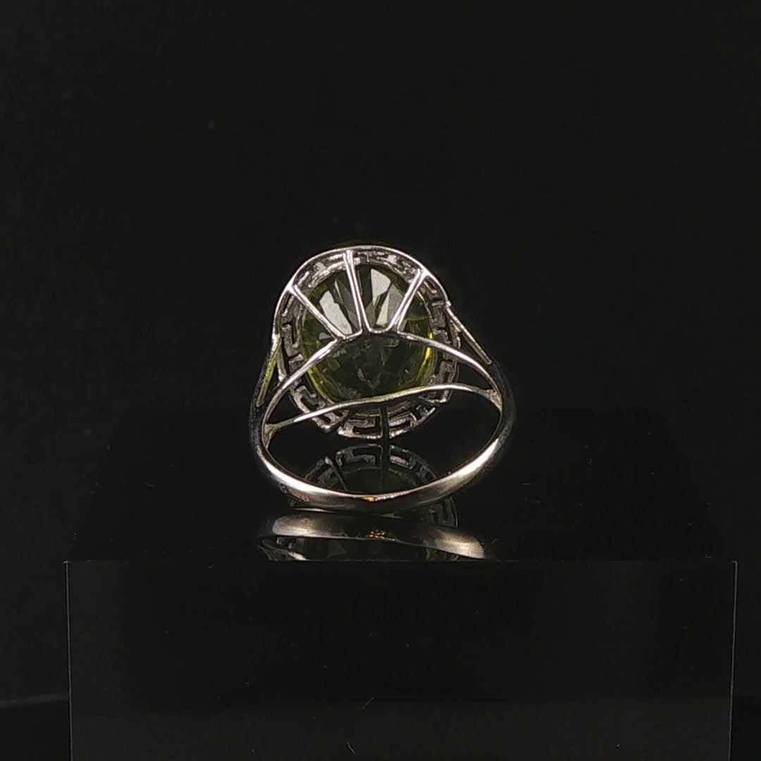 14k White Gold and Peridot Greek Key Design Ring Size 4.75