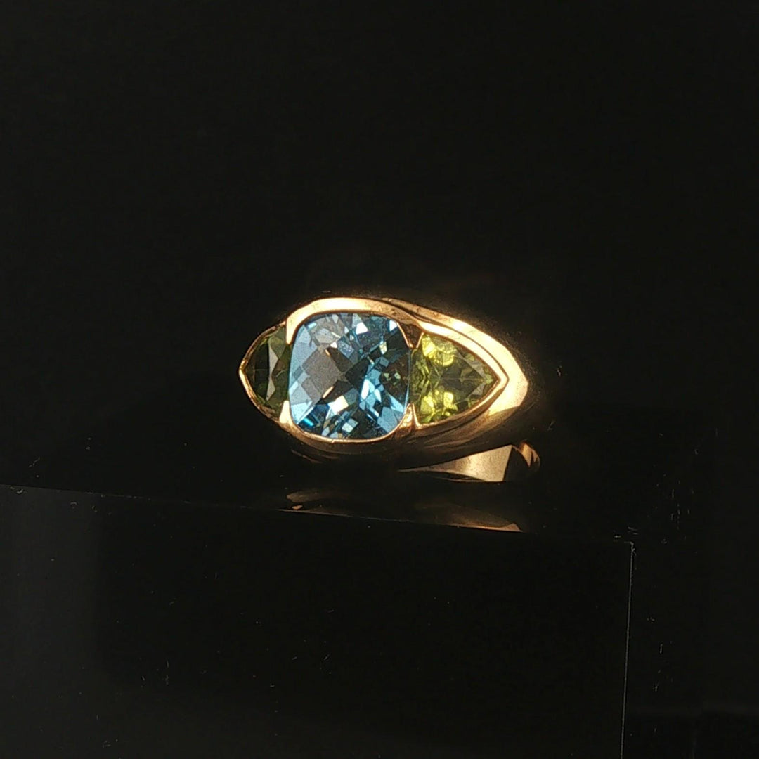 David Yurman 18k Gold Blue Topaz and Peridot Ring Size 6