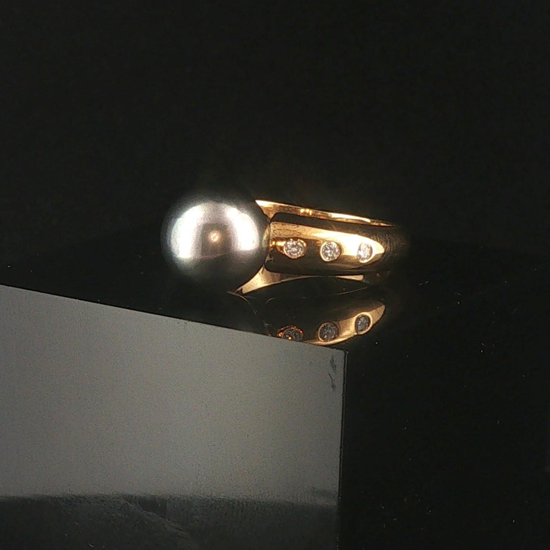 18k Yellow Gold Tahitian Pearl and Diamond Vintage Ring Size 6