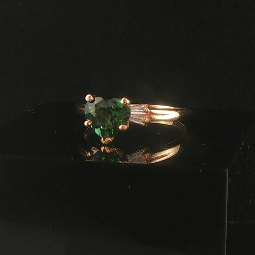 14k Yellow Gold Heart Cut Green Tourmaline and Baguette Diamond Ring Size 6.25