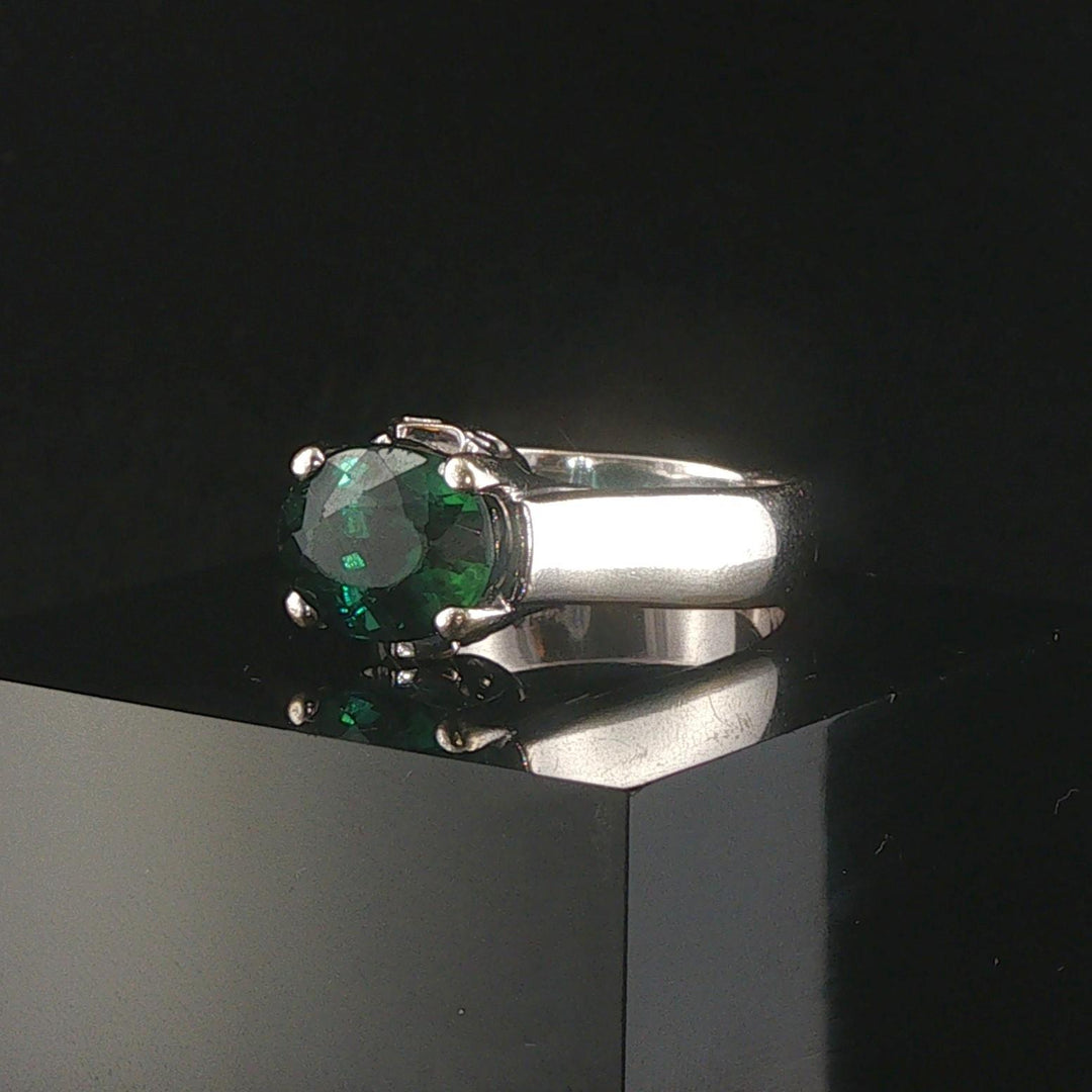 14k White Gold and 2.24ct Oval Cut Green Tourmaline Vintage Ring Size 8.5