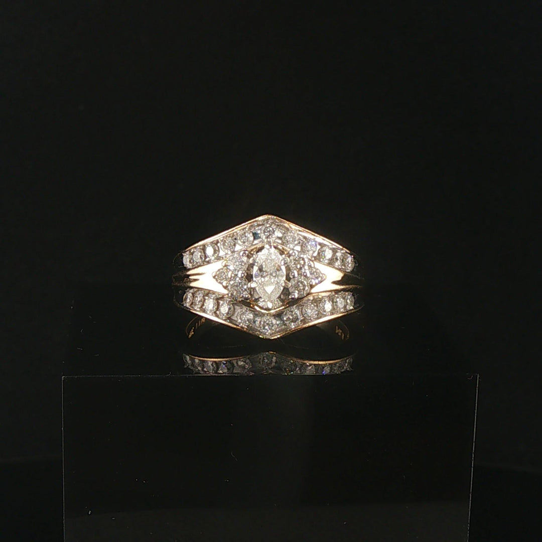 14k Yellow Gold and 1cttw Diamond Vintage Ladies Ring Size 7.25