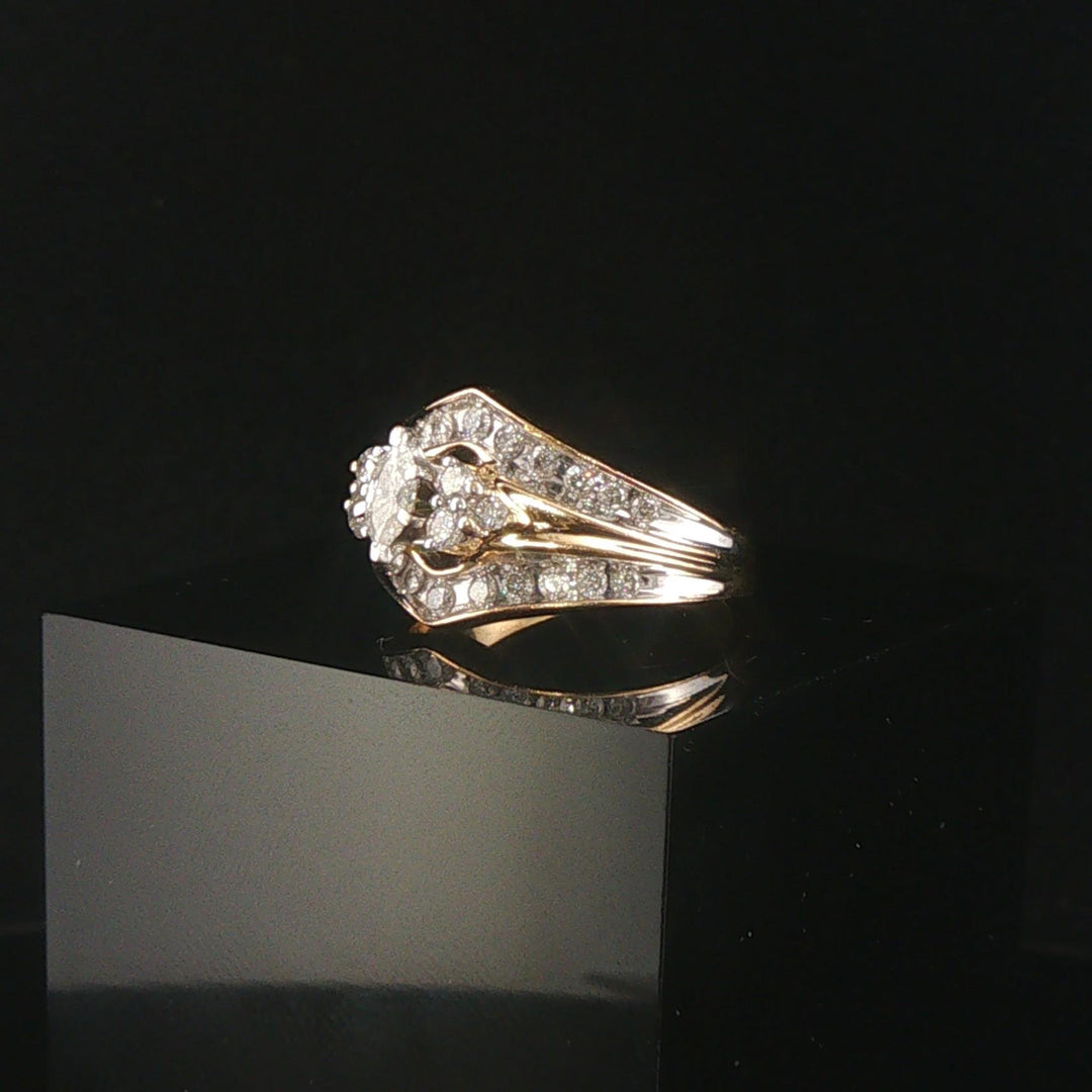 14k Yellow Gold and 1cttw Diamond Vintage Ladies Ring Size 7.25