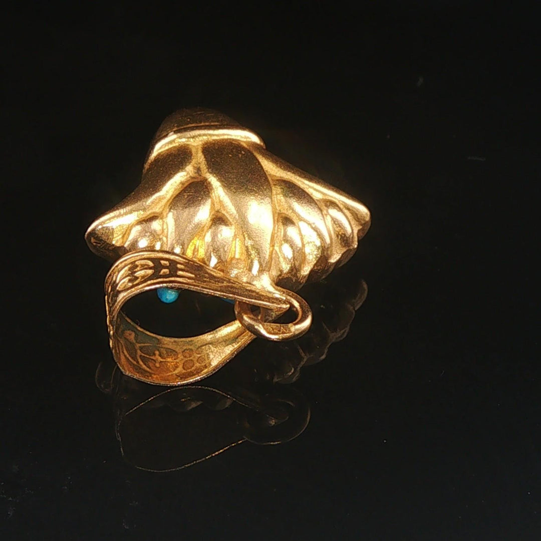 18k Yellow Gold and Turquoise Vintage Lotus Charm Pendant