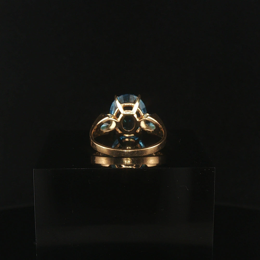 14k Yellow Gold Blue Topaz Ladies Ring Size 7.25