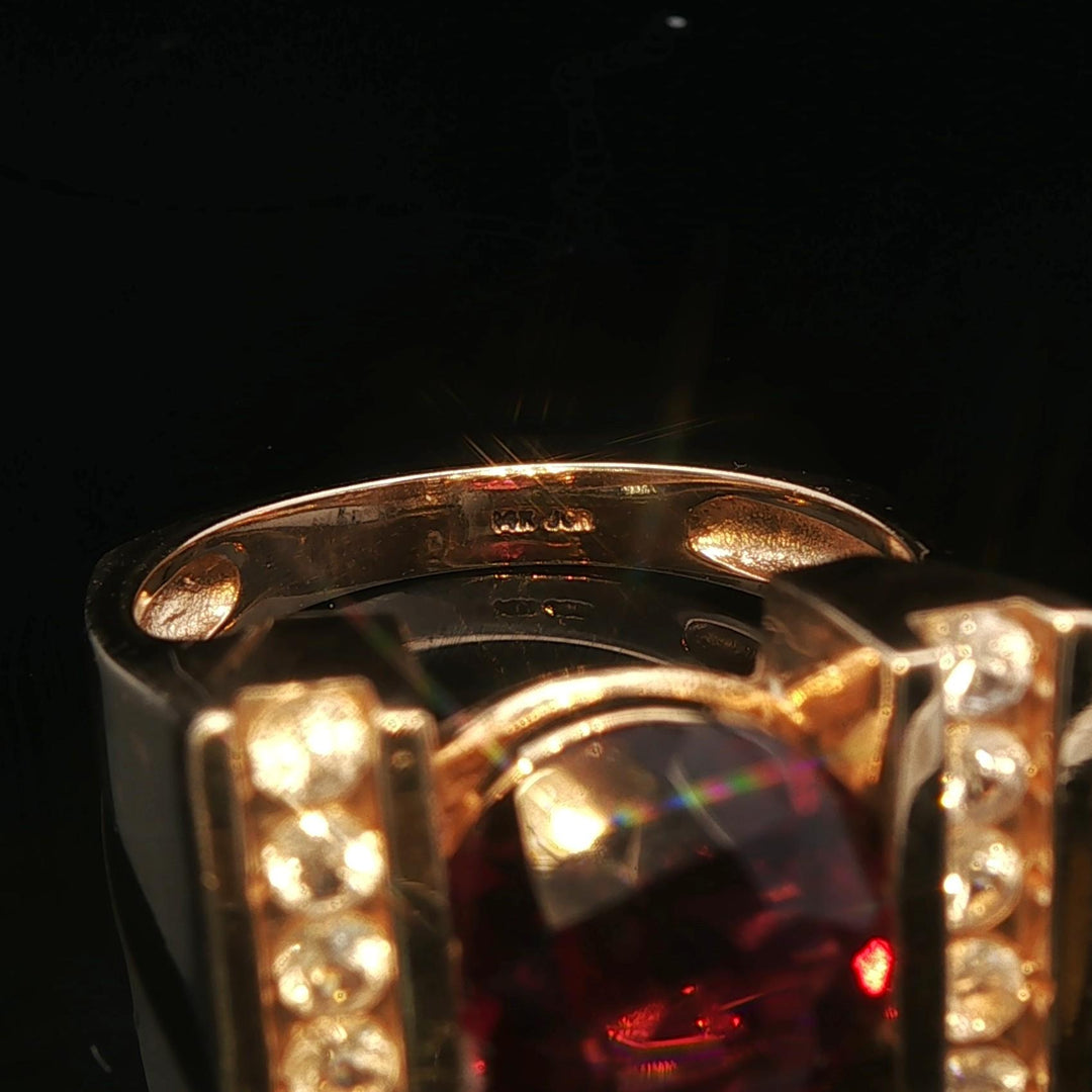 14k Yellow Gold Red Garnet and White Topaz Heavy Solid Ring Size 7.5