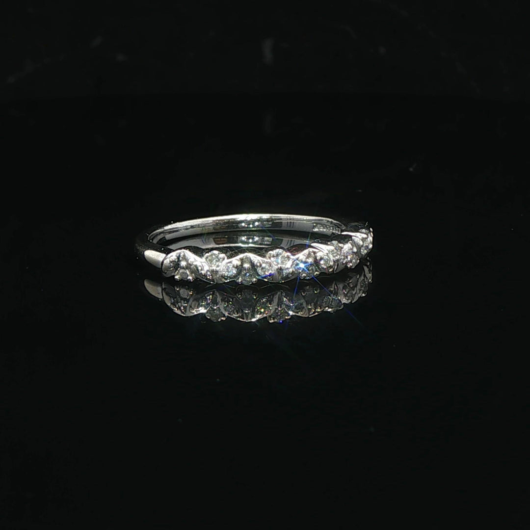 10k White Gold and Diamond Fancy Thin Band Ring Size 6.75