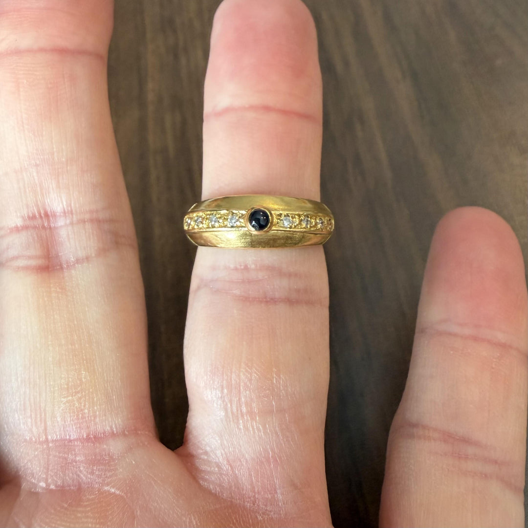 18k Yellow Gold Cabochon Sapphire and Diamond Vintage Band Ring Size 7.75