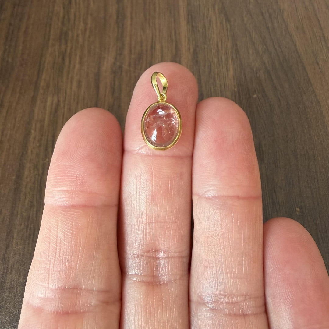 18k Yellow Gold and Cabochon Rose Quartz Pendant