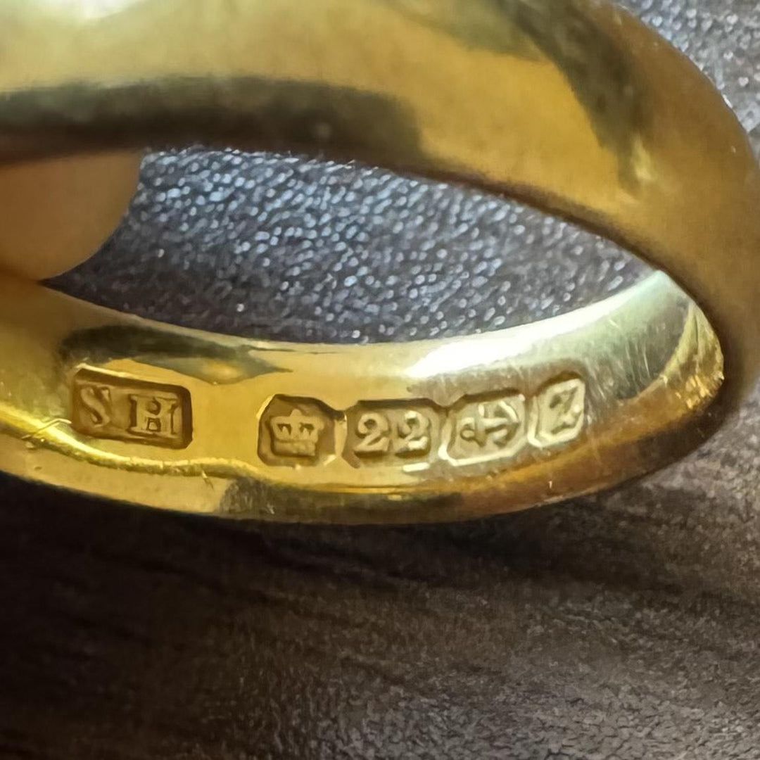 22k Yellow Gold 6.1g Solid Vintage 5mm Band Ring Size 5.75