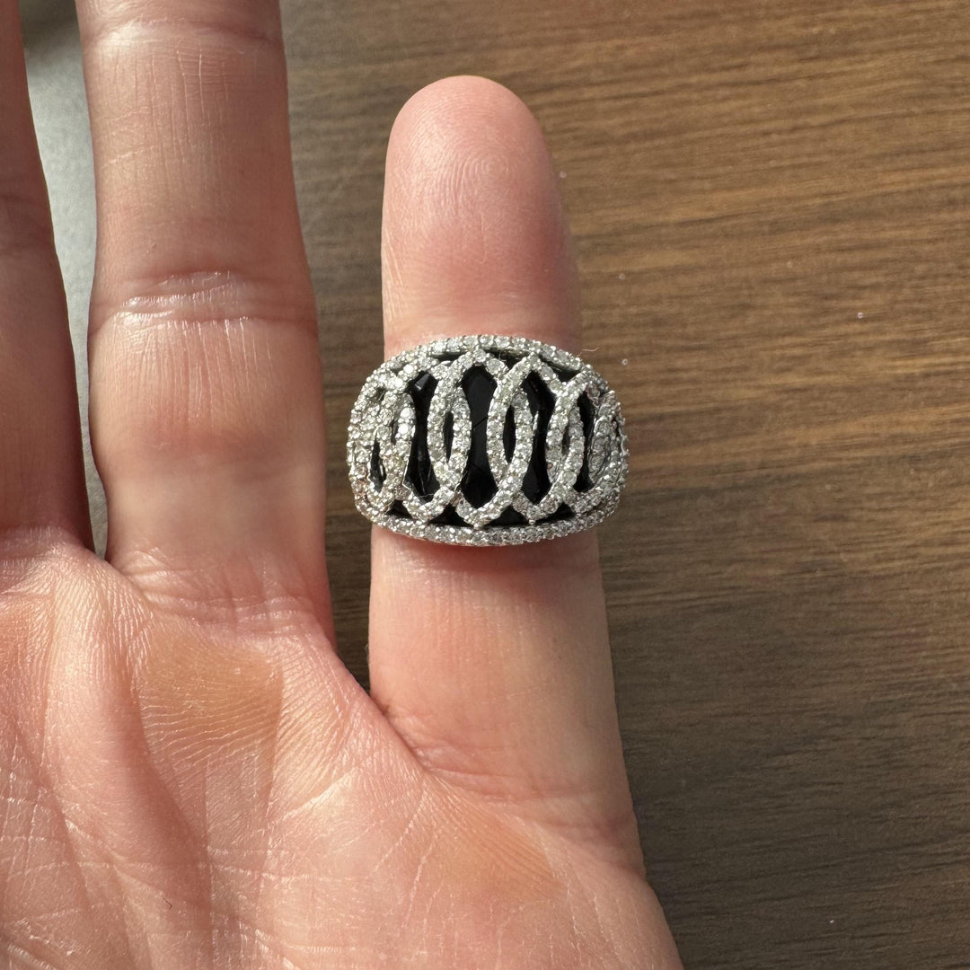 14k White Gold Onyx and 1cttw Diamond Interlocking Band Ring Size 6.5