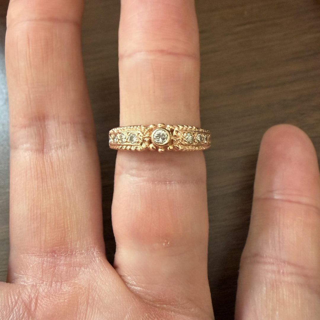14k Rose Gold and 0.25cttw  Diamond Vintage Band Ring Size 8