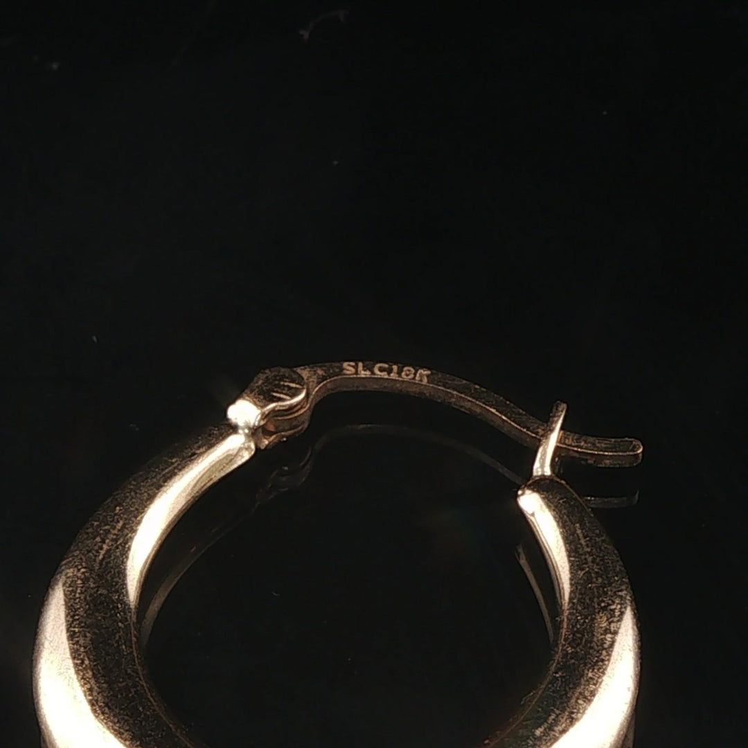 18k Yellow Gold 1.8g Light Polished Hoop Earrings