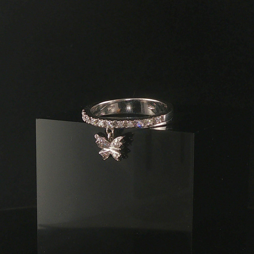 18k White Gold and 0.15cttw Diamond Butterfly Charm Band Ring Italy Size 7.5